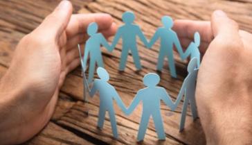 "Χείρα" βοηθείας στις ευπαθείς ομάδες