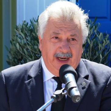 Α. Κουσαθανάς: "Καλούμε τον πρωθυπουργό να αναθεωρήσει τη στάση του απέναντι στη Μύκονο"