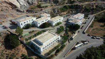 Επένδυση στην εκπαίδευση και την τοπική κοινωνία