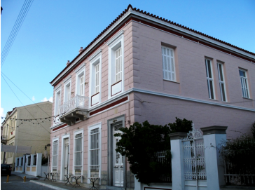 Bazaar μεταχειρισμένων ρούχων και αξεσουάρ στη Λέσχη Ανδρίων