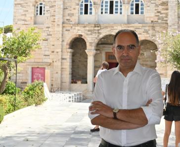 "Το Αναστάσιμο Φως να φωτίζει τις ζωές όλων μας"